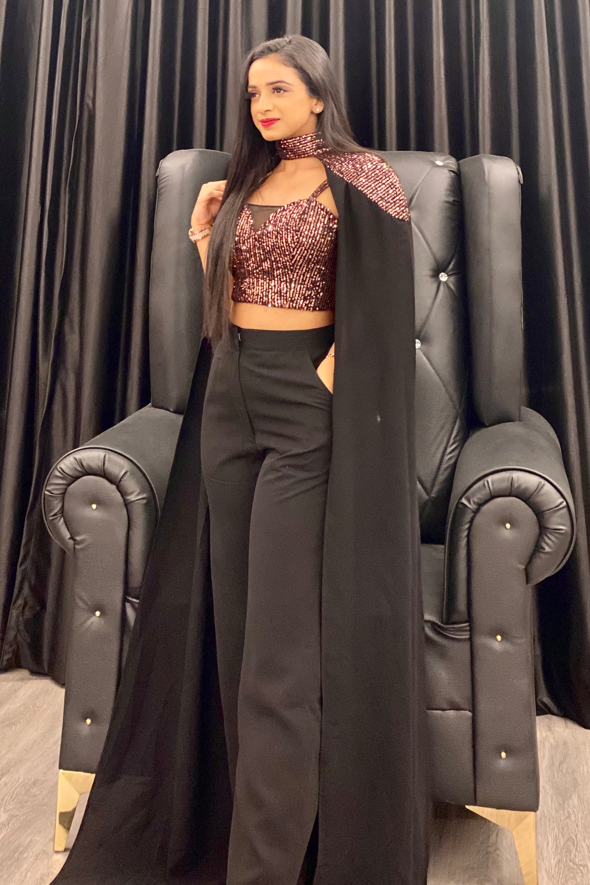 3-Piece Rose Gold Sequined Trail Cape Set - Black